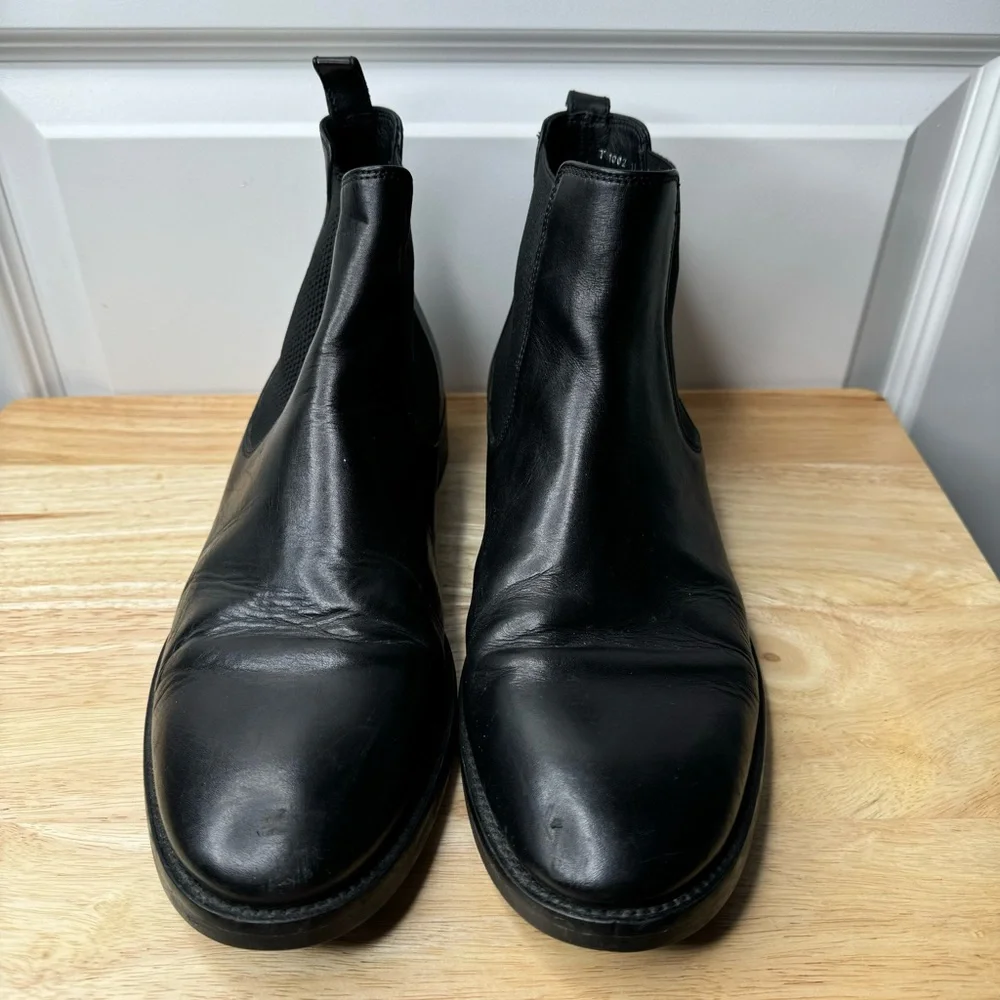 Theory Men’s Black Leather Pull On Chelsea Boots Size 11